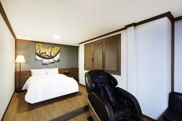 Room 55 of 90