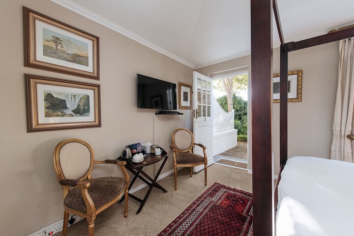 Room 9 of 43