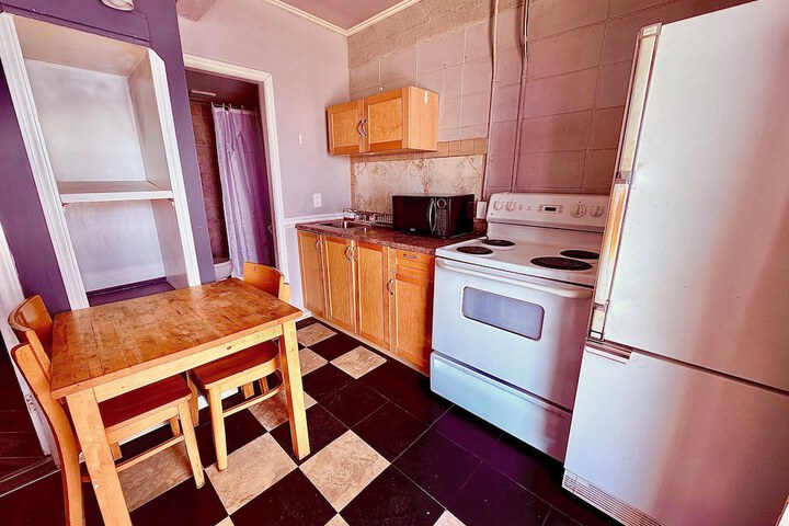 Room 32 of 45