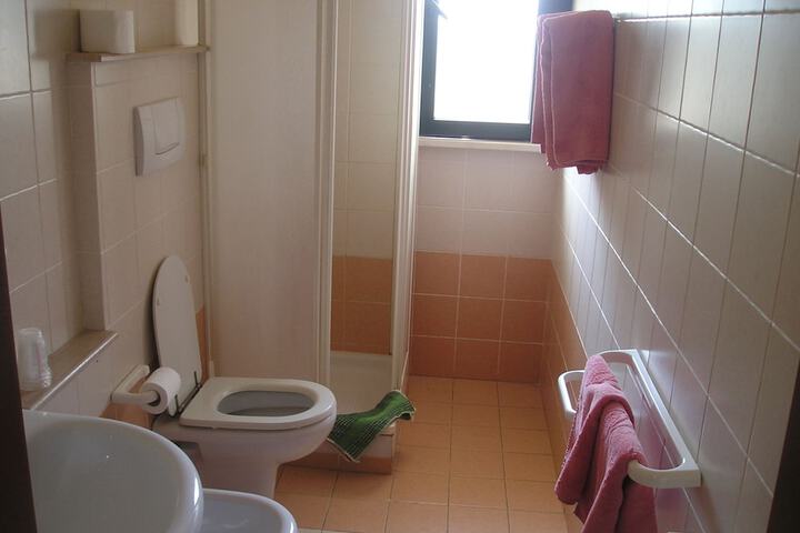 Room 12 of 22