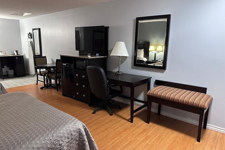Room 12 of 24