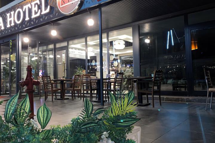 Lotis Hotel