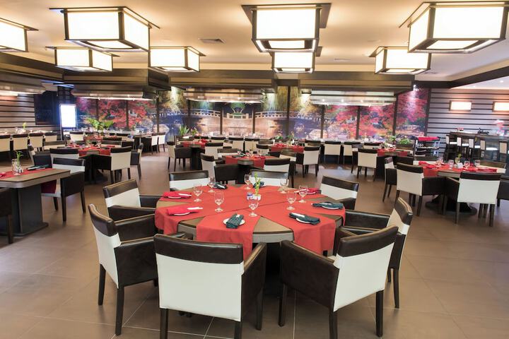 Dining 52 of 65