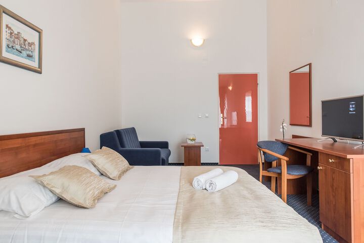 Room 21 of 115