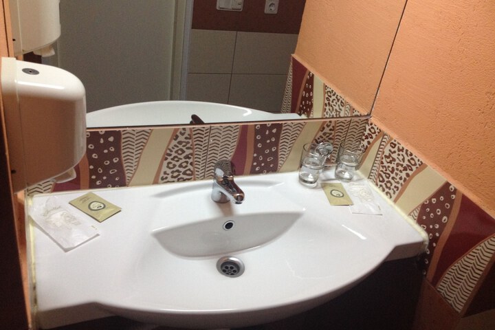 Room 17 of 21