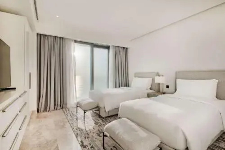 Room 4 of 34