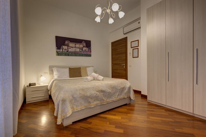 Room 11 of 31