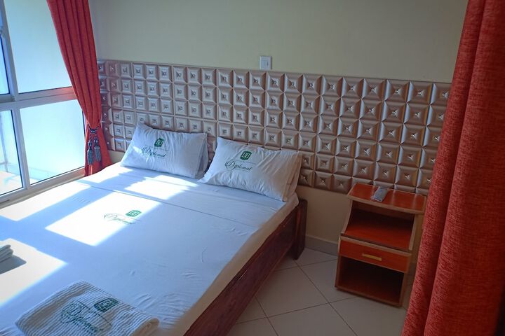 Room 3 of 34