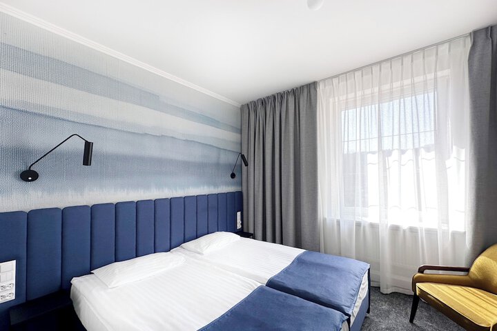 Room 53 of 108
