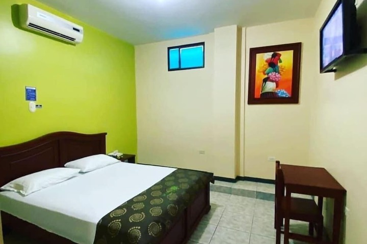 Room 9 of 12
