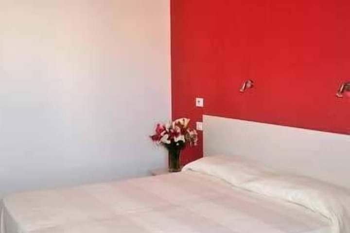 Room 8 of 62