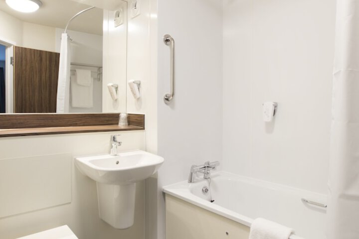 Room 14 of 26