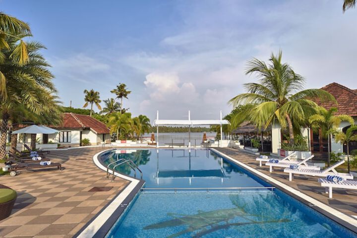 Hotel Pool