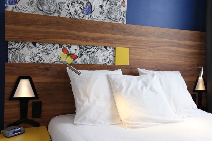 Room 14 of 28