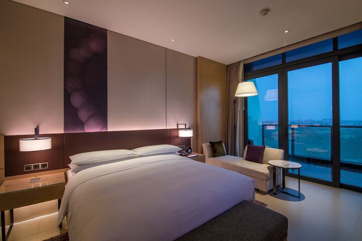 Room 5 of 51