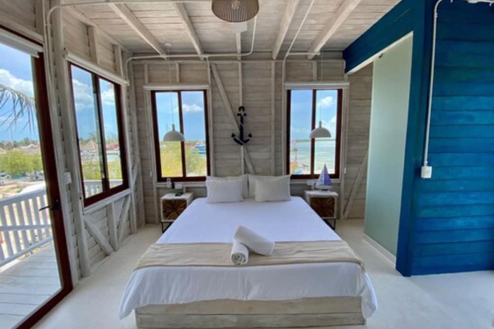 Room 3 of 20