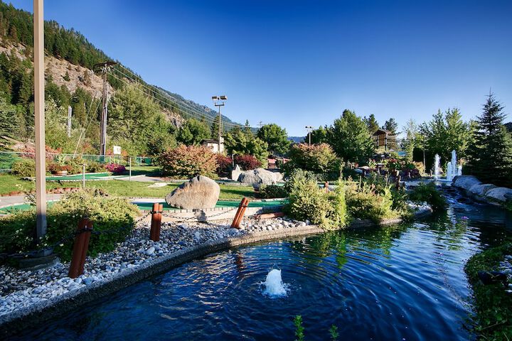 Mini-golf