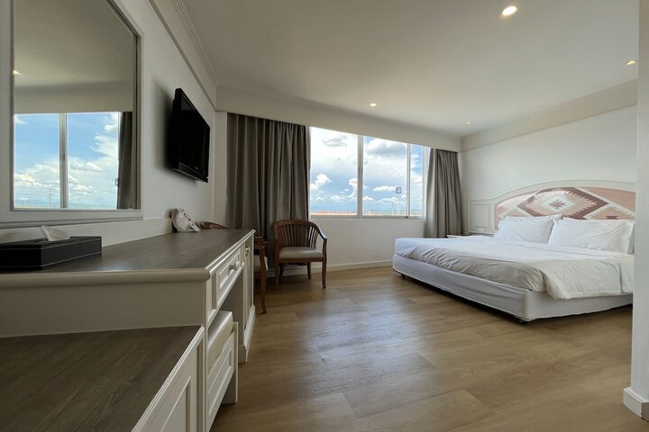 Room 3 of 41