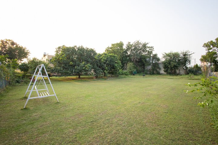 Property Grounds 33 of 48