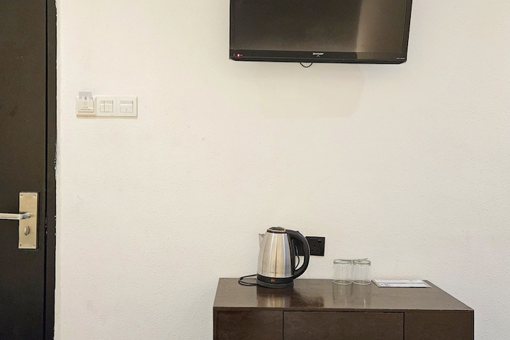 Room 53 of 102