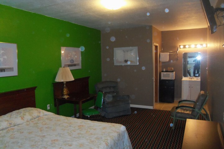 Room 36 of 111