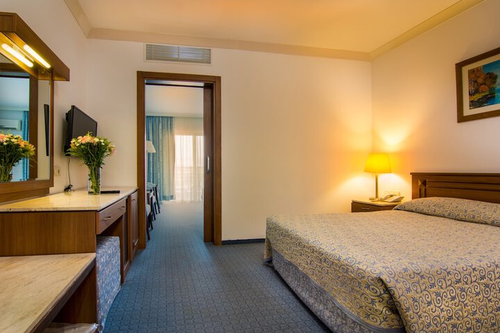Room 6 of 70