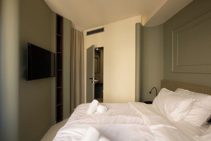Room 63 of 133