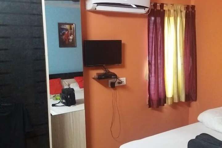 Room 7 of 11