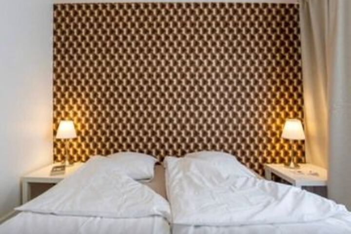 Room 14 of 68