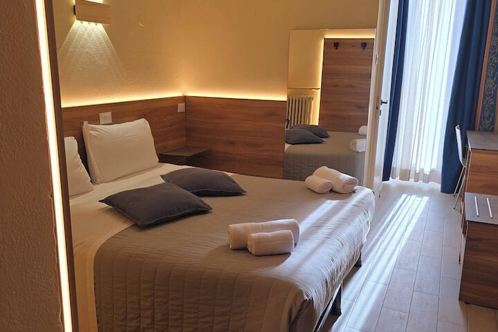 Room 28 of 65
