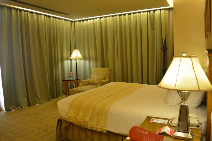 Room 13 of 48