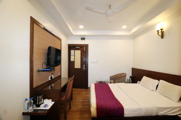 Room 12 of 68