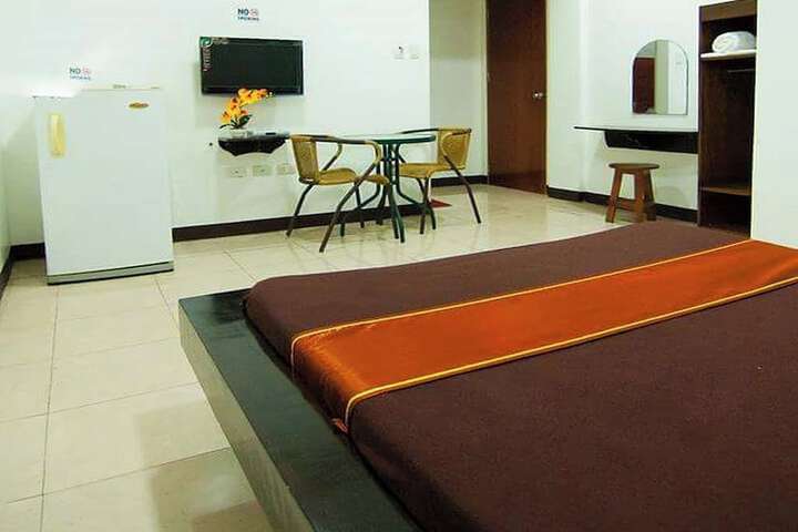 Room 17 of 32