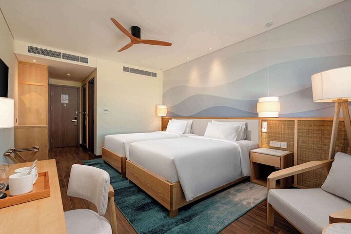 Room 37 of 182