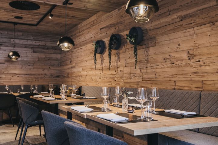 Dining 57 of 76