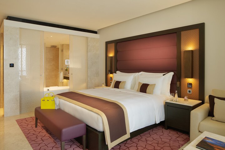 Room 10 of 254