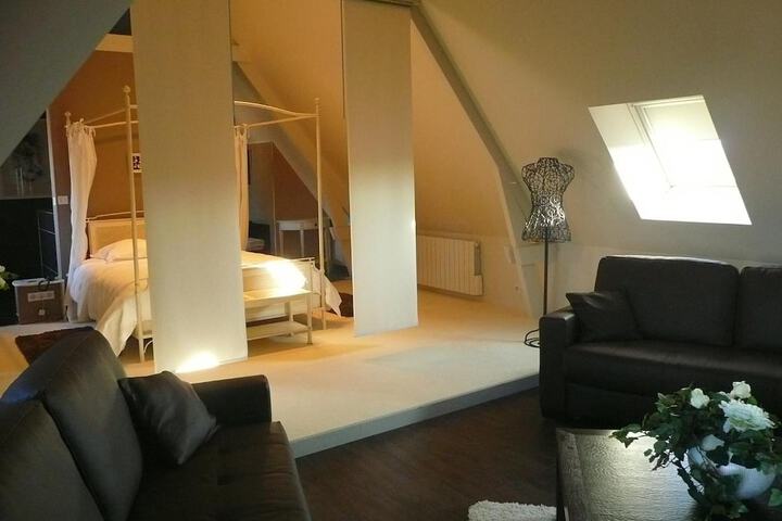 Room 15 of 37