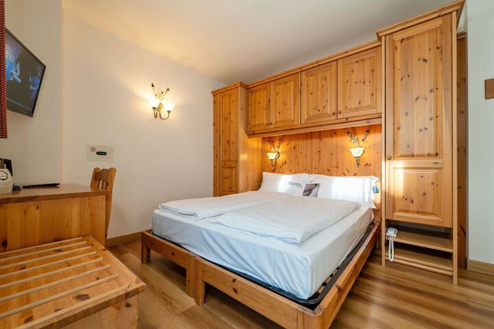 Room 47 of 155