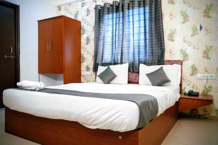 Room 10 of 20