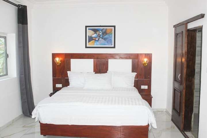Room 6 of 23