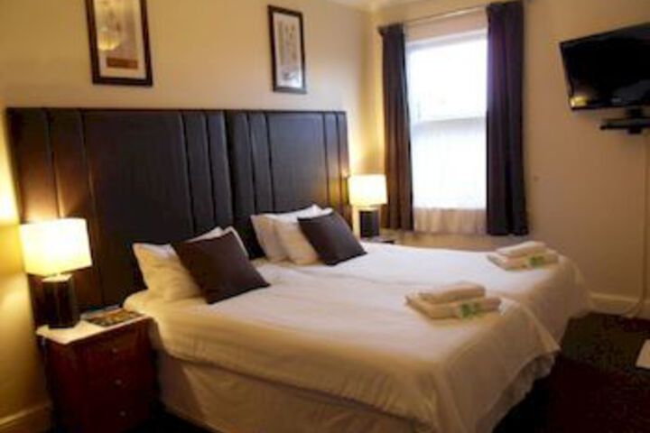 Room 13 of 23