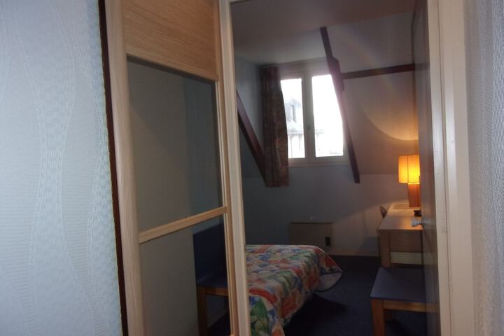 Room 26 of 50