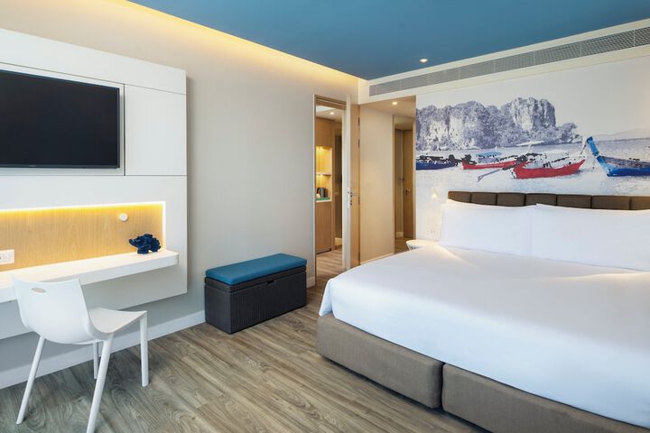Room 28 of 175