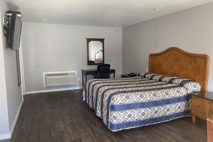 Room 5 of 37