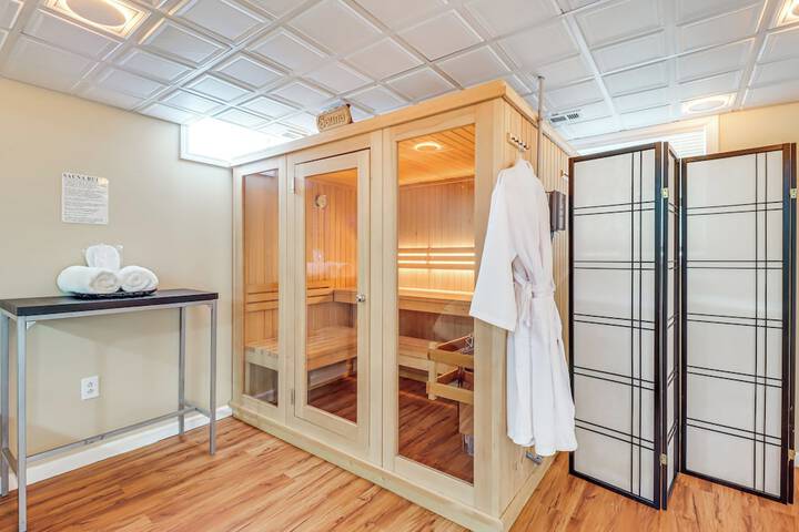Chic Pocono Hideaway w / Private Indoor Sauna
