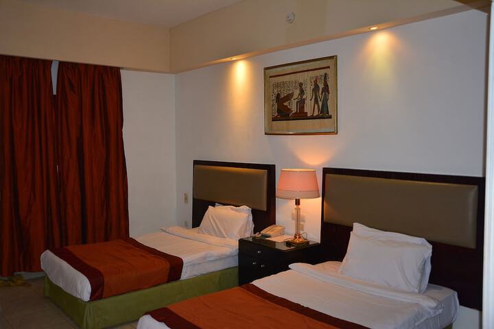 Room 5 of 42