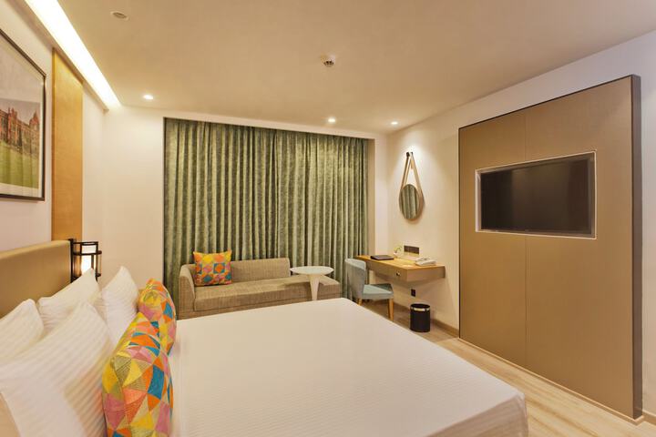 Room 11 of 40