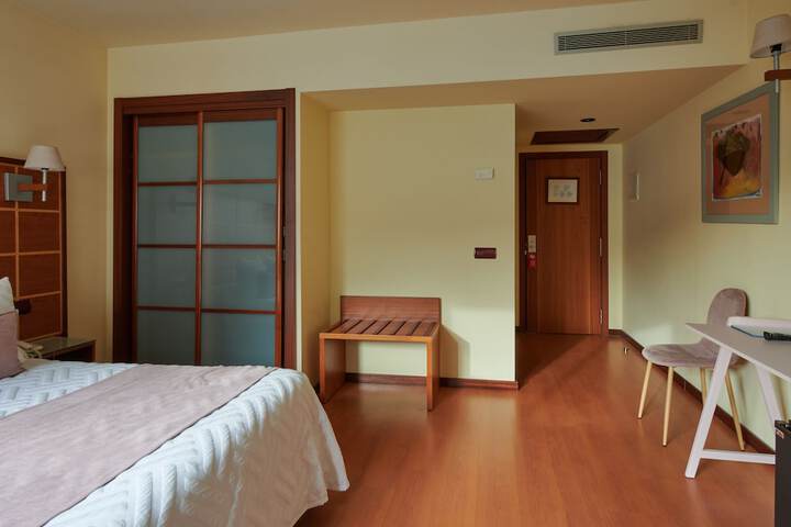 Room 55 of 186