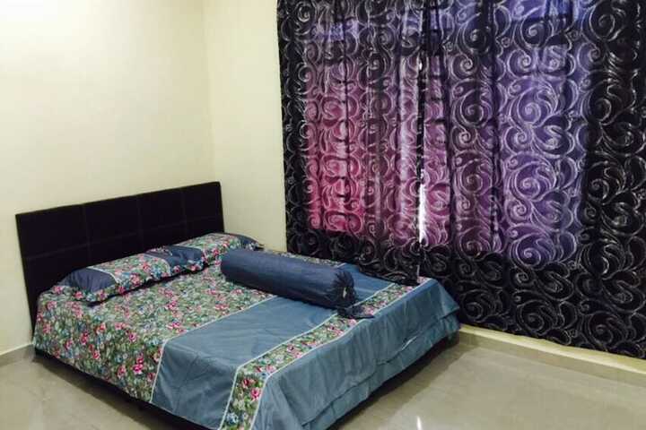 Room 4 of 42