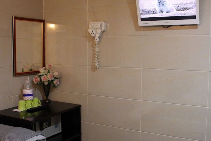Room 18 of 42